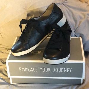 Dansko Orli Textured Nubuck, size 7